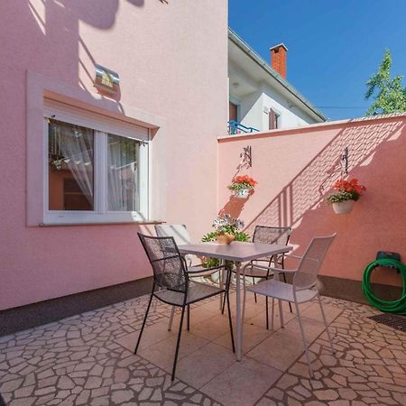 Two-Bedroom Apartment In Crikvenica Xcvii Eksteriør billede